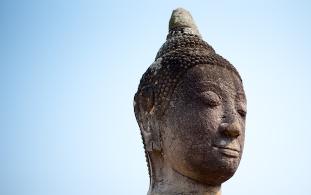 写真 ブルージュの大きな仏頭