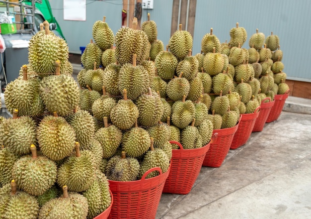 写真 大きな果物市場ドリアンの果物の王