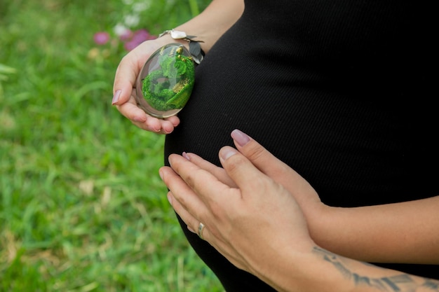 写真 大腹の妊娠 子供を産む母性