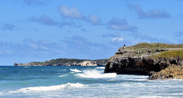 Big waves off the ocean