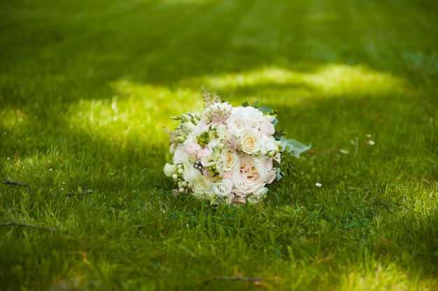 Big wedding bouquet for bride