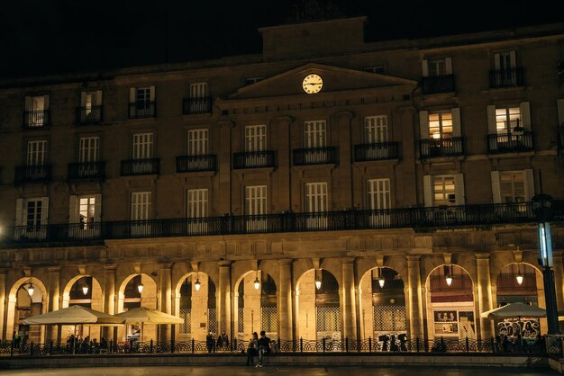 Photo bilbao spain may 2023 urban street at night