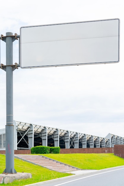 Billboard op de stadsstraat Plaats voor reclame