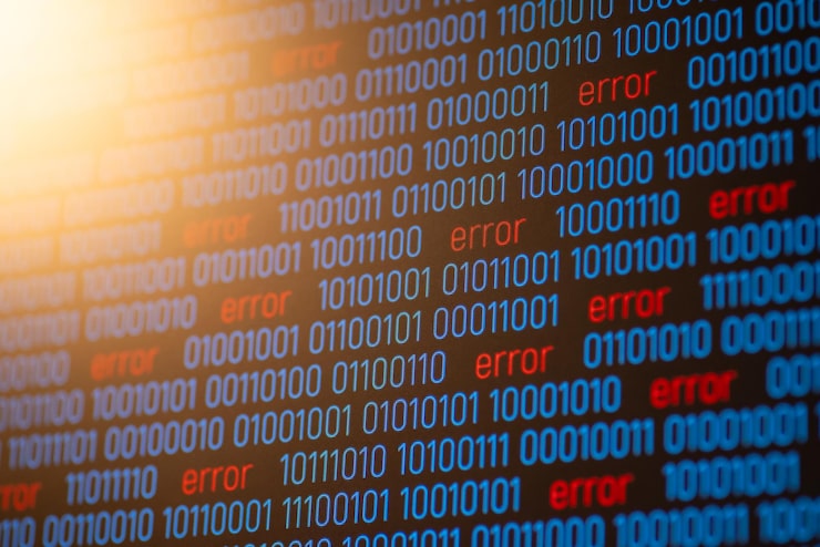 Photo binary code of 1 and 0 with many error inscriptions concept of problems with binary code errors in program cyber data