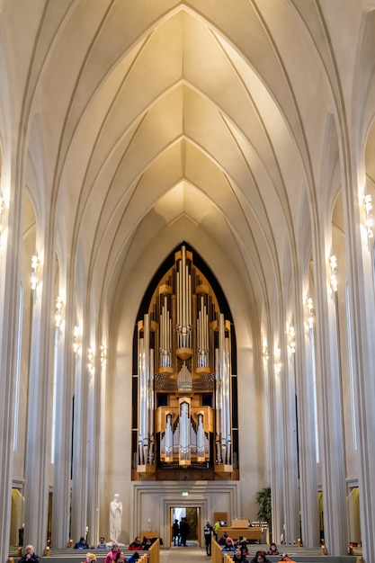 Binnenaanzicht van de Hallgrimskirkja-kerk in Reykjavik