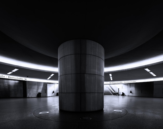 Binnenkant van verlichte kamer