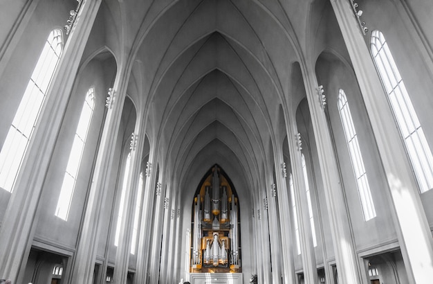 Binnenland van HallgrÃmskirkja-kerk in Reykjavik, IJsland