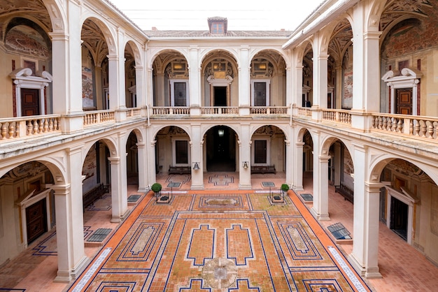 Binnenplaats van de markies van Santa Cruz Palace