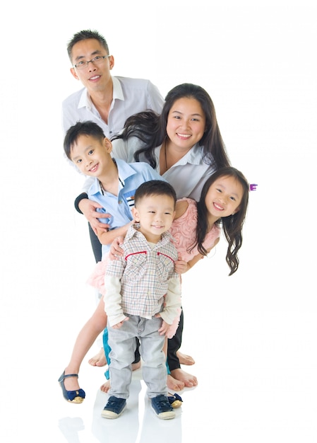 Binnenportret van Aziatische familie