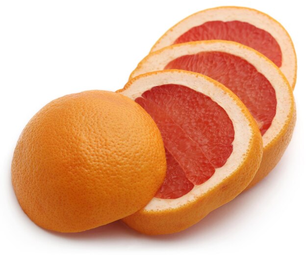 Biologische grapefruit op witte achtergrond