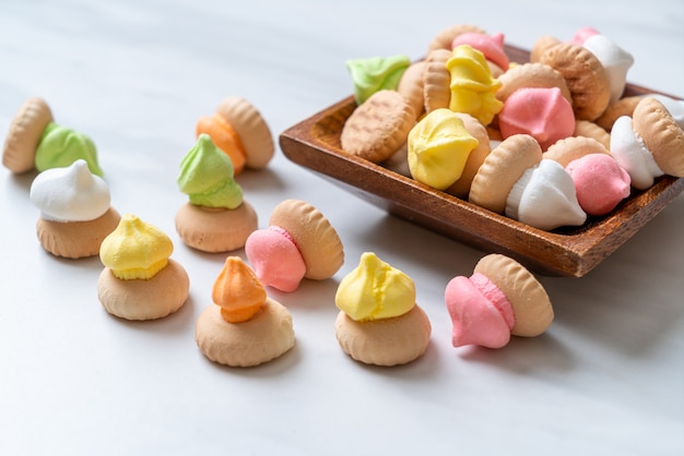 biscuit bread with colorful sugar