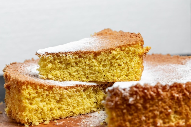 Torta biscotto classico pan di spagna o biscotto panetteria sfondo concetto banner menu ricetta posto per il testo