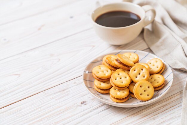 biscuit with pineapple jam