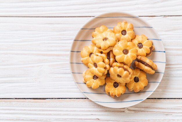 biscuit with pineapple jam