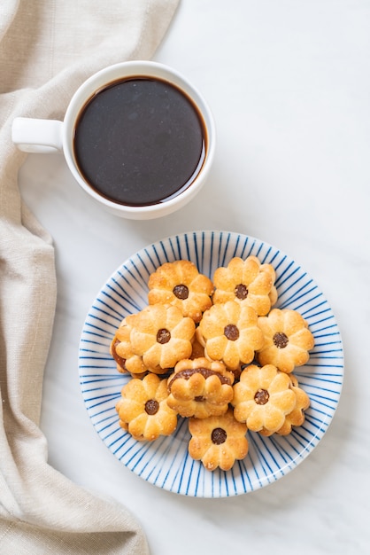 biscuit with pineapple jam