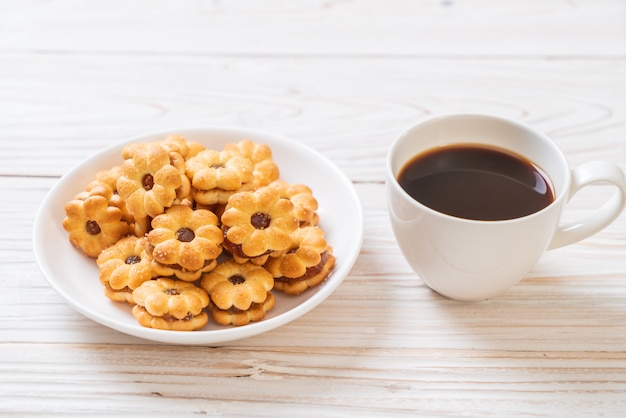 biscuit with pineapple jam