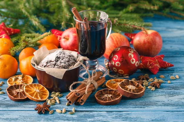 Biscuitgebak en kerstfiguren voor de nieuwe jaarvakantie