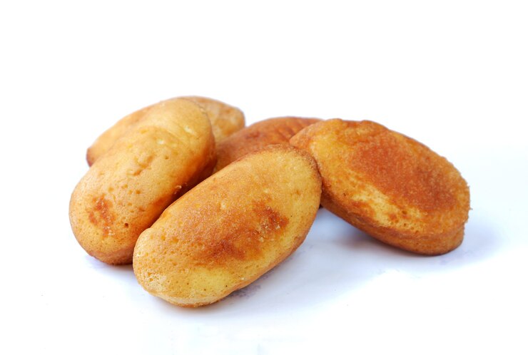Biscuitgebak geïsoleerd op een witte achtergrond