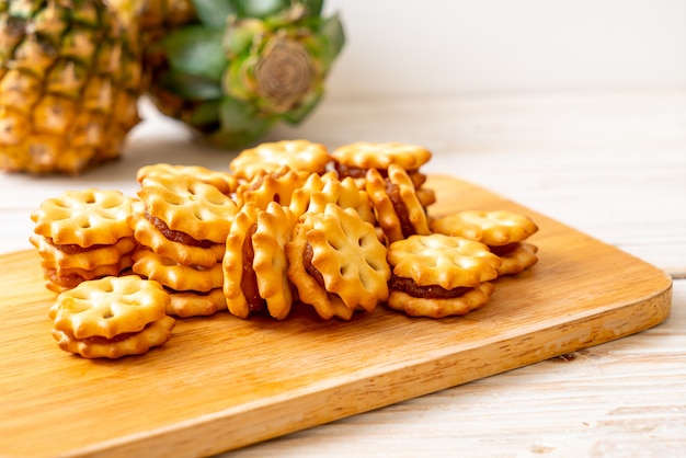 biscuits with pineapple jam