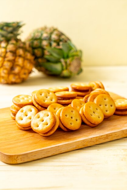 biscuits with pineapple jam