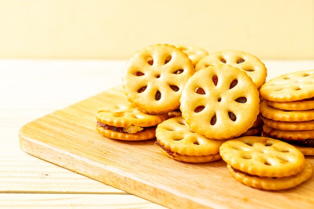 biscuits with pineapple jam