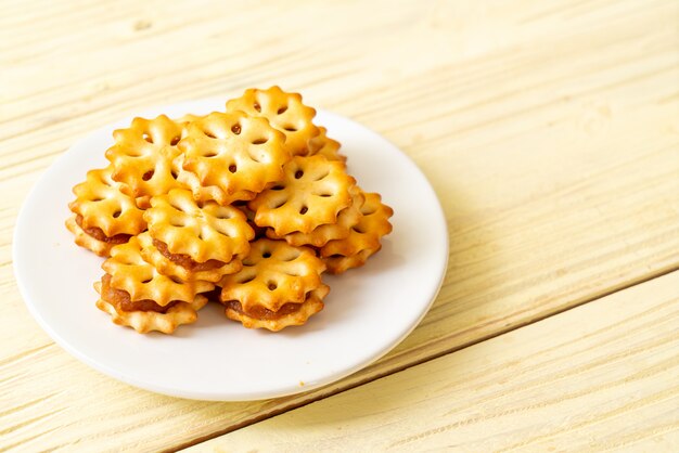 biscuits with pineapple jam