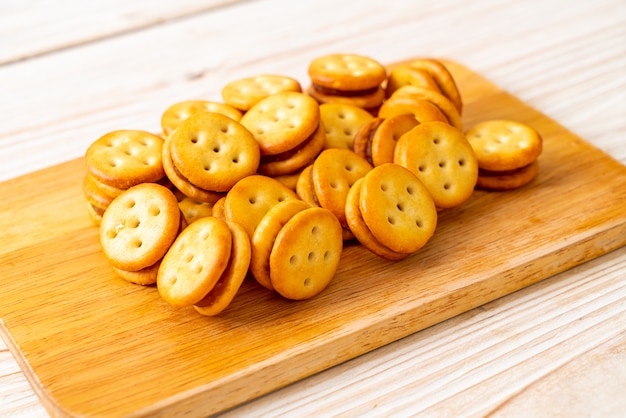 biscuits with pineapple jam