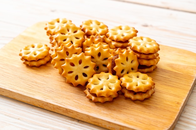 Photo biscuits with pineapple jam