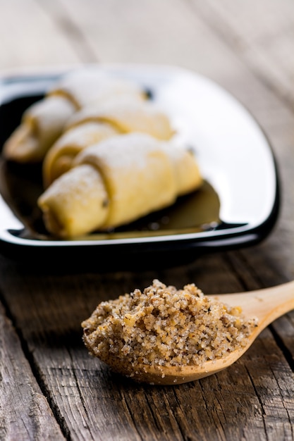 Biscotti alle noci, dolci orientali mutaki