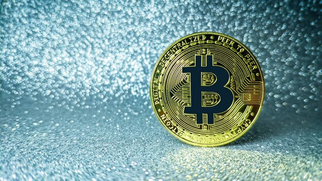 Bitcoin BTC Bit Coin close-up van Bitcoin-munten geïsoleerd op zwarte achtergrond Blockchain-technologie,