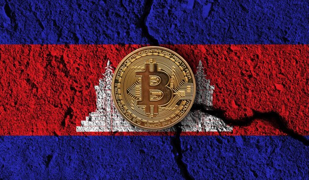 Bitcoin crypto-valutamunt met gebarsten Cambodjaanse vlag crypto-beperkingen