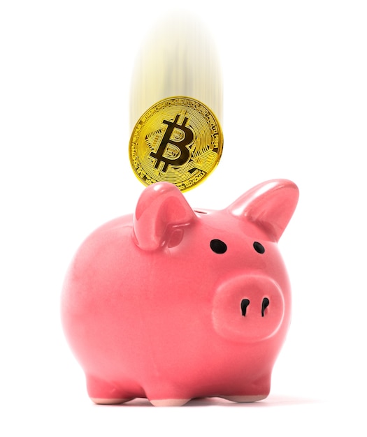 Photo bitcoin cryptocurrency piggy bank isolated