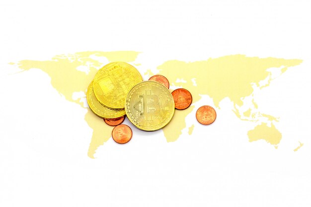 Bitcoin op wereldkaart en op wit