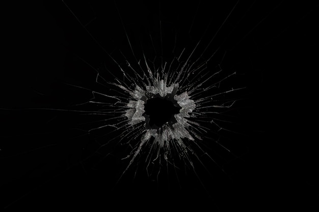 Фото Черный фон с текстурой разбитого стекла