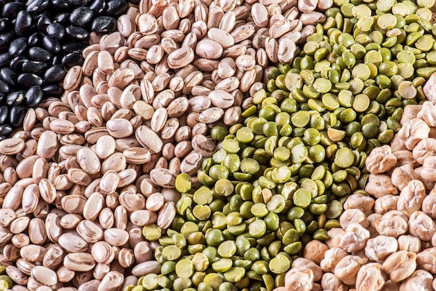 Black beans, carioca beans, chickpeas and peas