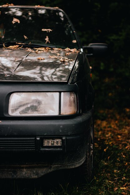 A black car with the letters f on it