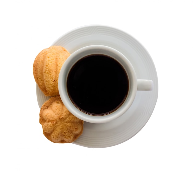 Photo black coffee and bread on  white towel