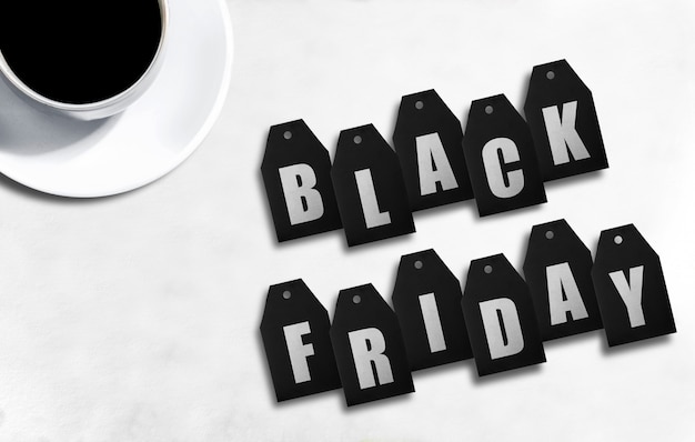 Foto etichetta dell'etichetta del black friday sulla scrivania