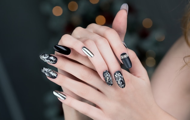 Black Nails Manicure