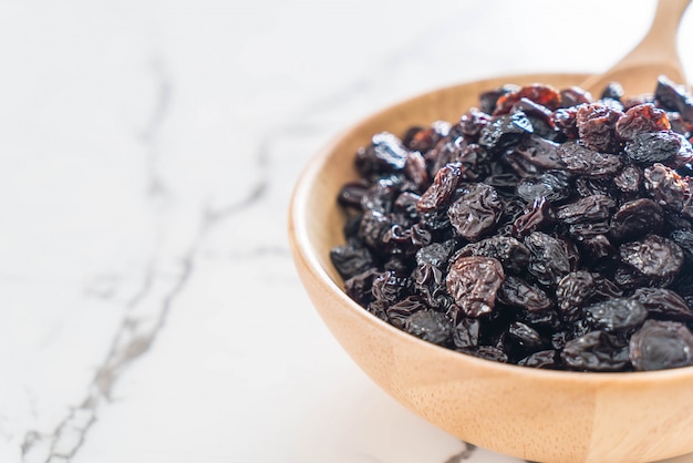 black raisins in bowl