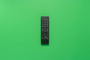 Điều khiển từ xa đen (Black remote control): Với thiết kế đẹp mắt và tính năng thông minh, điều khiển từ xa đen này sẽ là cặp đôi hoàn hảo cho TV của bạn. Hãy xem bức ảnh để biết thêm chi tiết và đặt hàng ngay hôm nay!