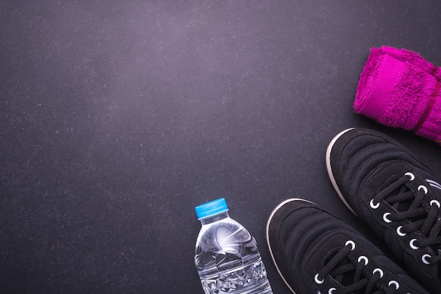 Black Running / Sneaker shoe, water bottle 