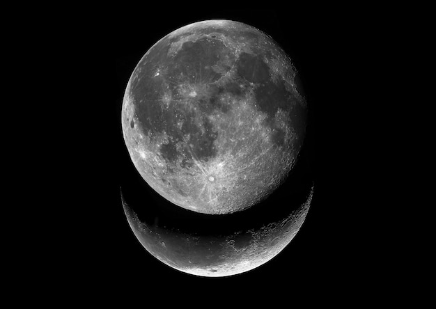 Black Screen Moon Image 4k