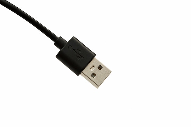 흰색 바탕에 검은 색 usb 케이블