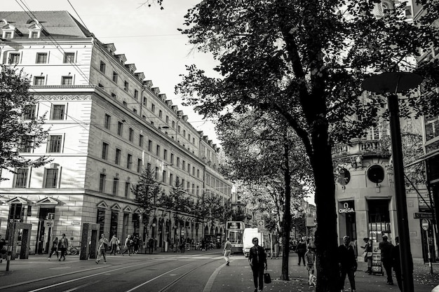 Photo black and whie architecture buildings at bahnhofstrasse in zurich switzerland