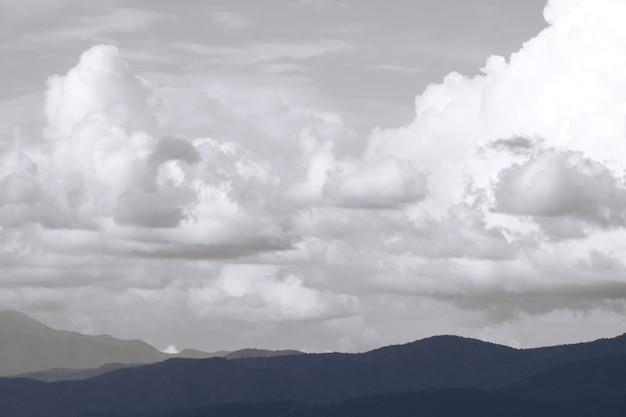 Black and white image of mountain