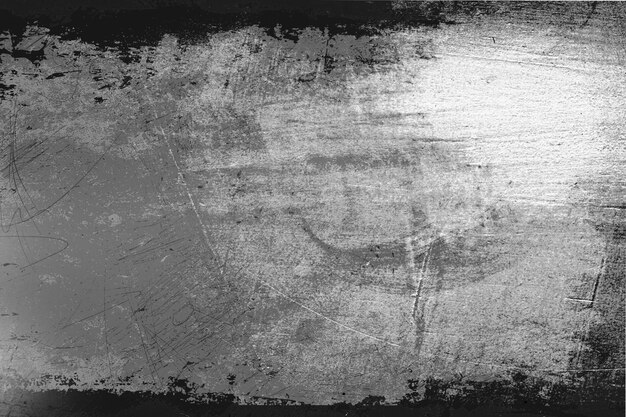 черно-белая фотография лица на металлической поверхности