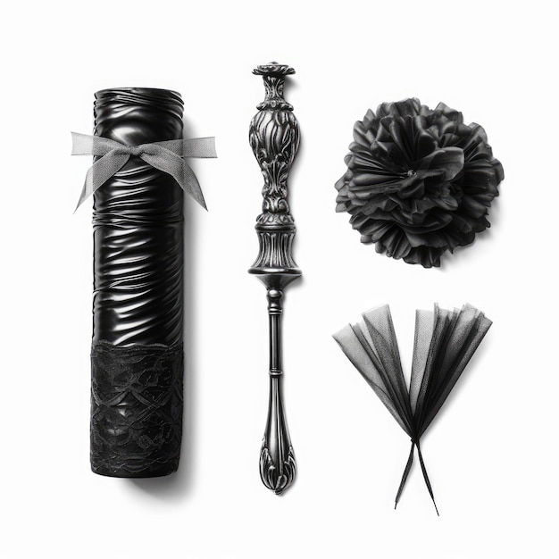 Черно-белая фотография лампы и вазы с лентой на ней.