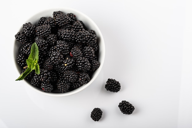 Blackberries in white bowl