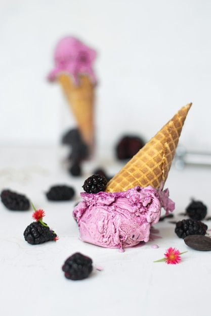 Foto blackberry icecream en blackberry-fruit